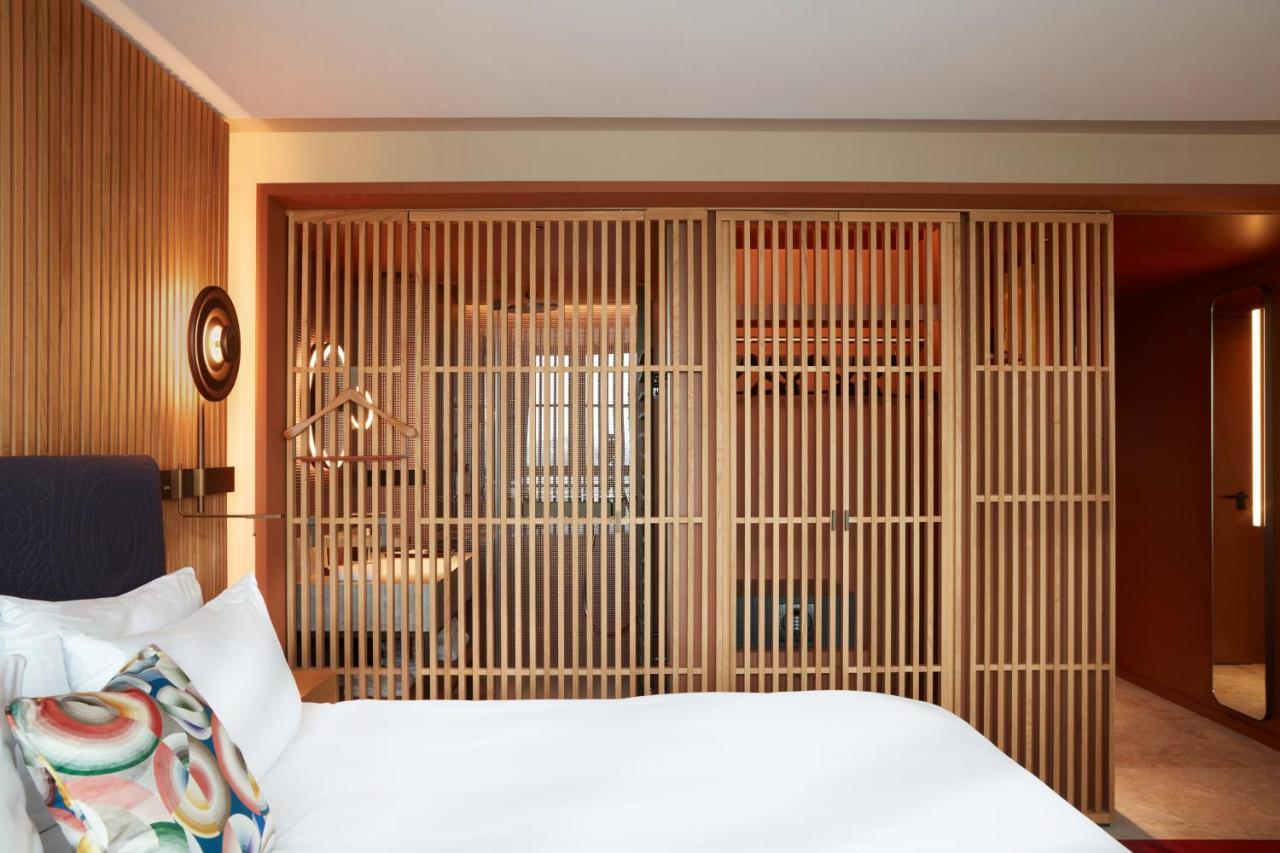 So/ Paris Hotel Eksteriør bilde A room at the hotel