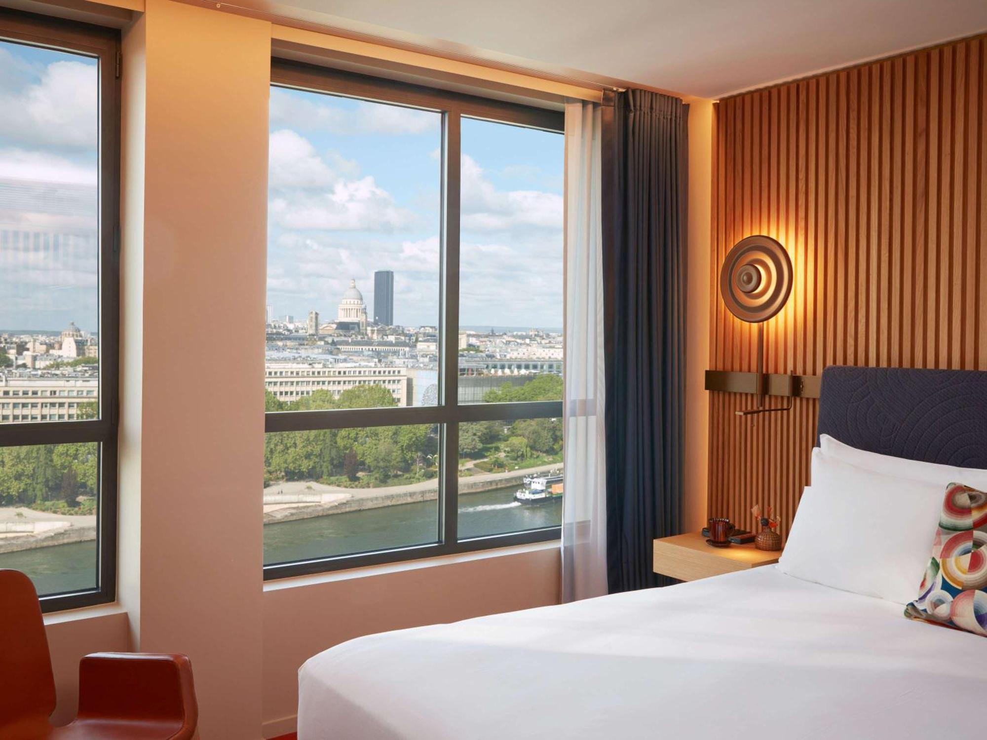 So/ Paris Hotel Eksteriør bilde A room at the hotel