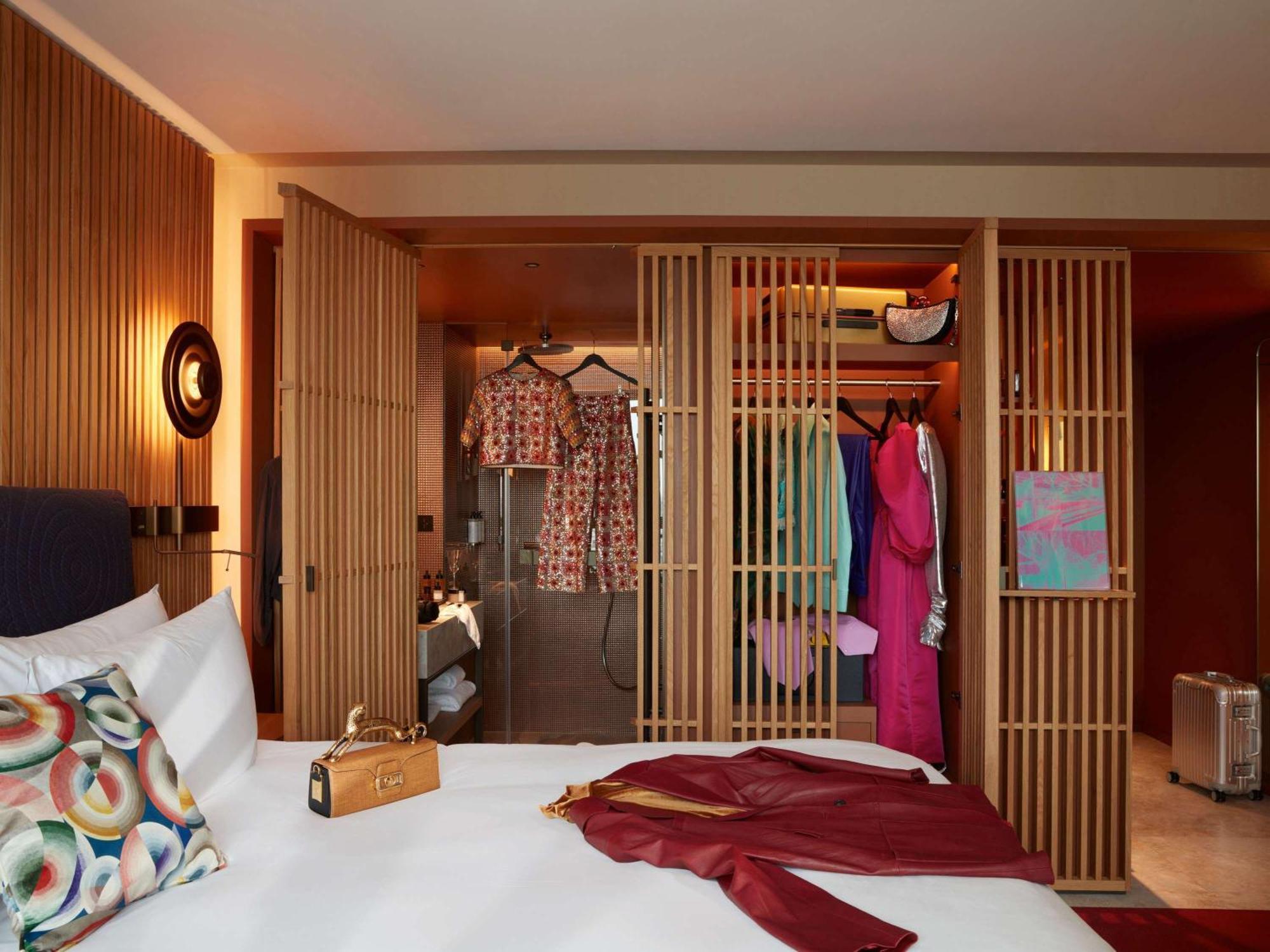 So/ Paris Hotel Eksteriør bilde A room at the hotel