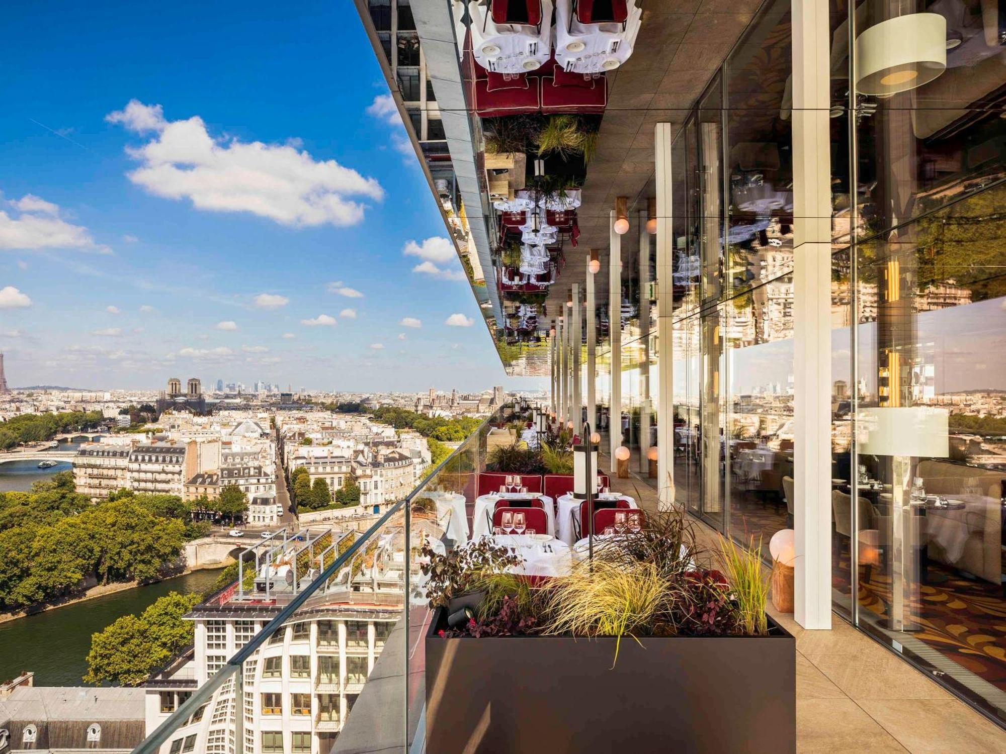 So/ Paris Hotel Eksteriør bilde The restaurant