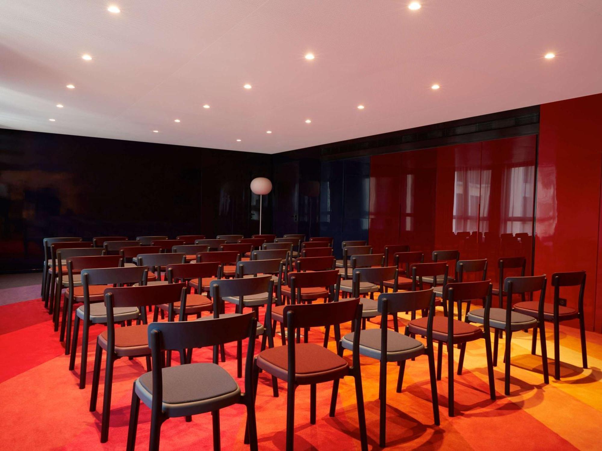 So/ Paris Hotel Eksteriør bilde The Red Room