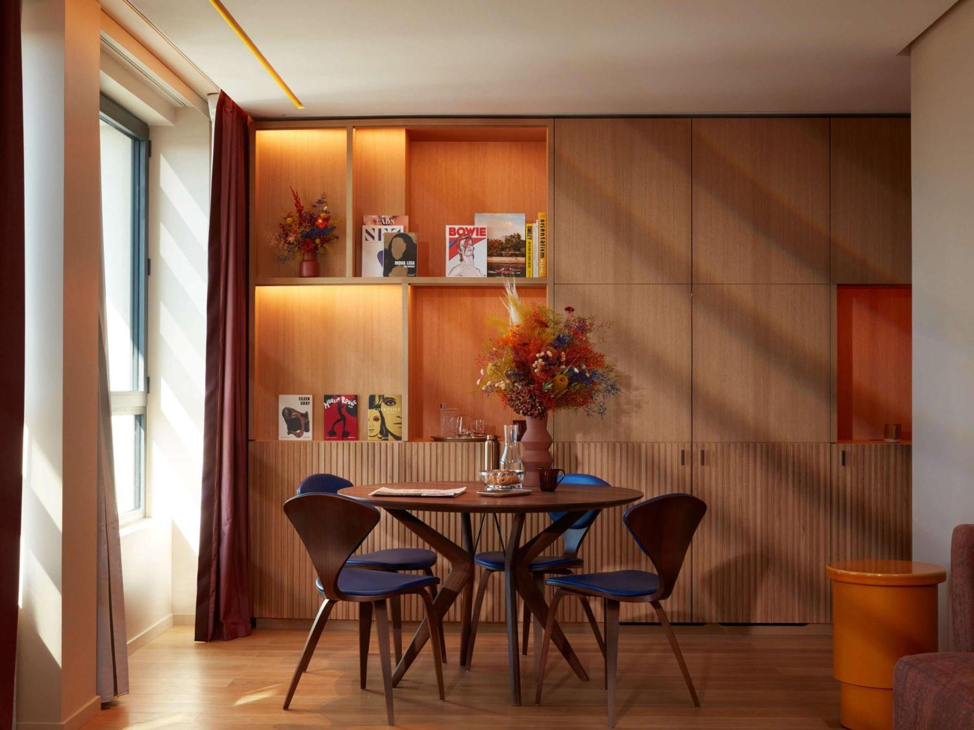 So/ Paris Hotel Eksteriør bilde The dining room